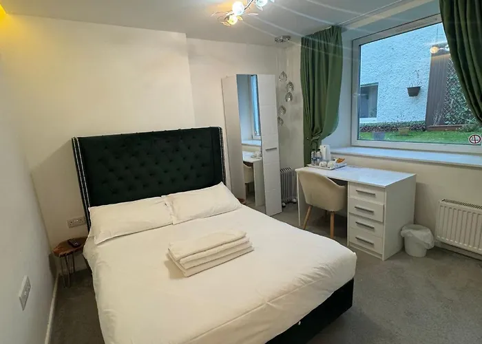 Oyo Newquay Beach Hotel