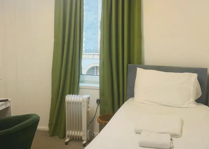 Oyo Newquay Beach Hotel